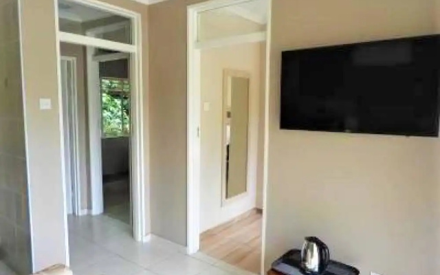 2 Bedroomed Apartment With En-suite and Kitchenette - 2067
