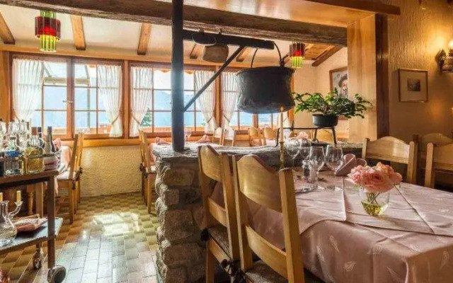 Swiss Chalet-Style Hotel Walliser Spycher