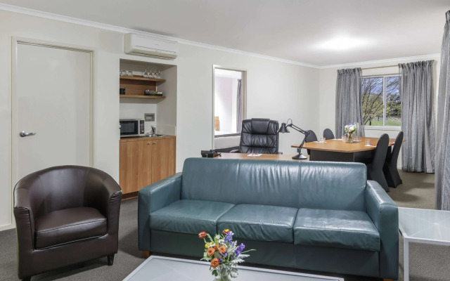 Ramada Encore by Wyndham Belconnen Canberra