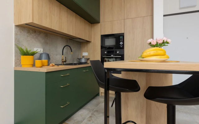 Home Factory Estate Kotsisa by Renters