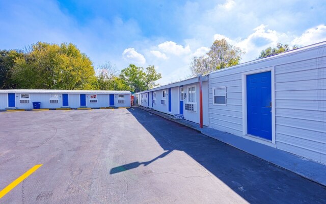 Sands Inn by OYO Winnie