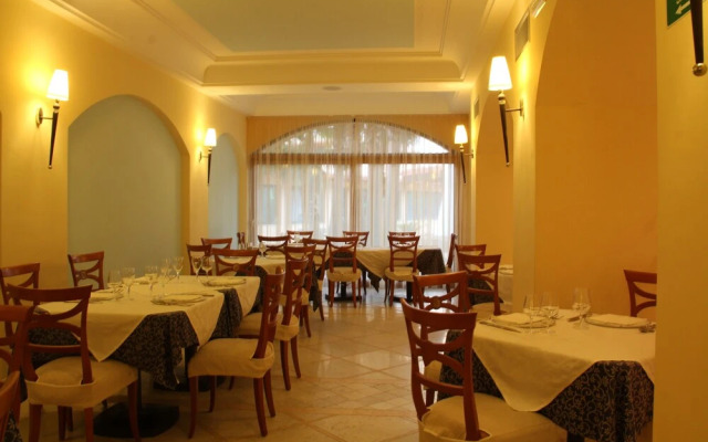 TH Le Castella - Baia degli Dei Village