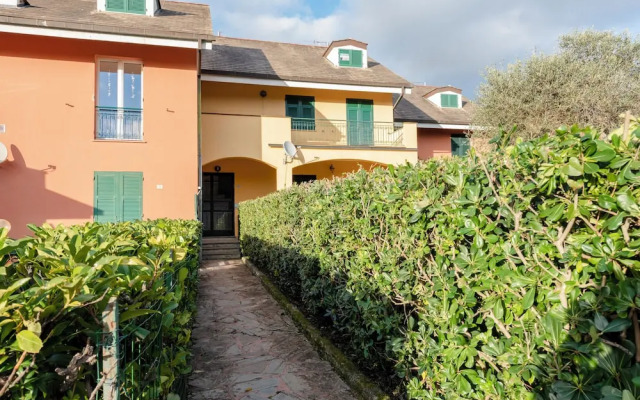 Peaceful Apartment In Deiva Marina