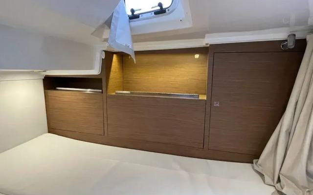 Exclusive Yacht With a Roof Terrace