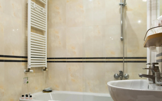 Piazza Paradiso Accomodation