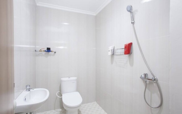 RedDoorz @ Genteng Surabaya