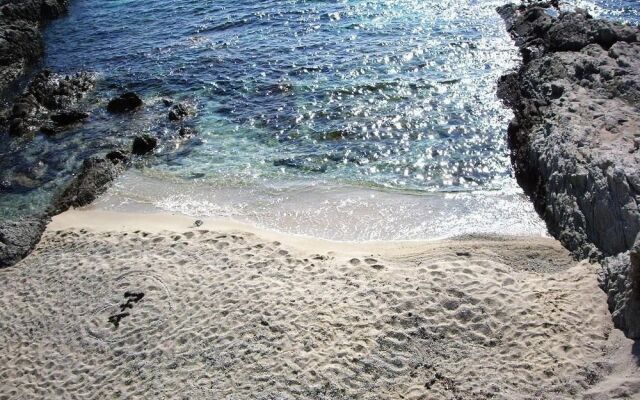 Faros Villa small hotel & restaurant