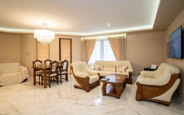 Paradise Center Apartment 1