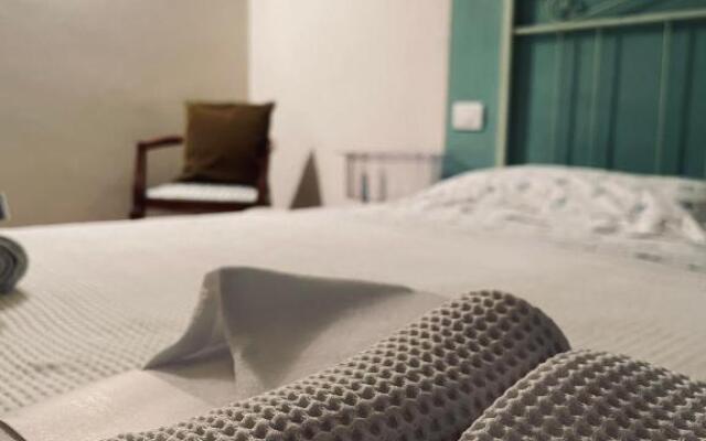 RL - Boutique Suites & Apartments
