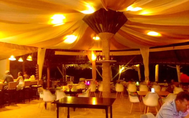 Bahari Dhow Beach Villas