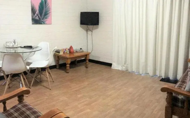 Kon Tiki Apartments