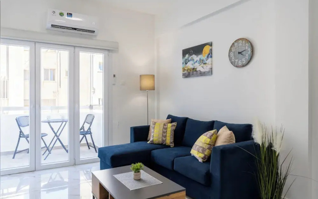 Vibe - 1 BR APt & Balcony in Larnaca