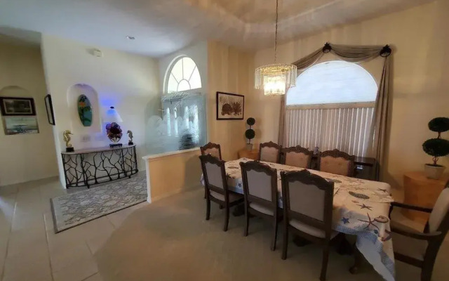 Cozy Canal 3 Bedroom Home