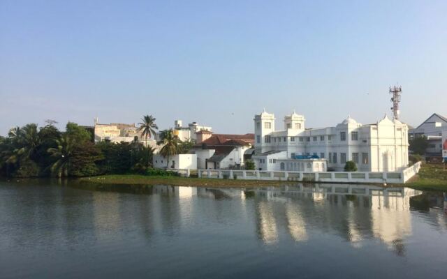 Love Birds Beach Hotel