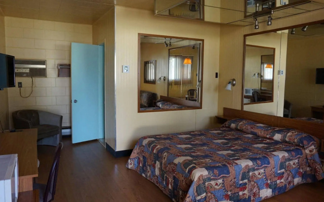 Motel R-100