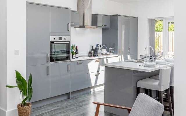 Beautiful Apartment in Central Neighbourhood