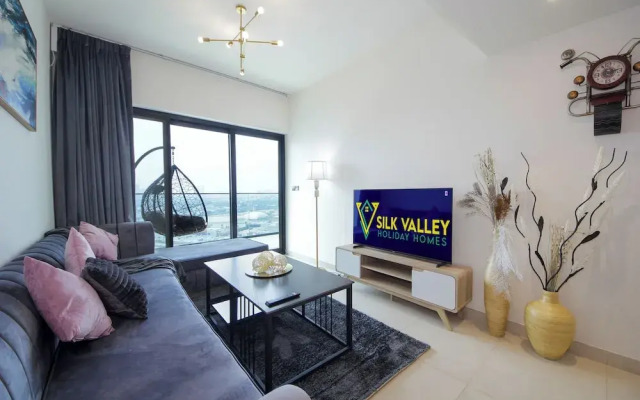 Silk Valley - Luxury 3BR with City View