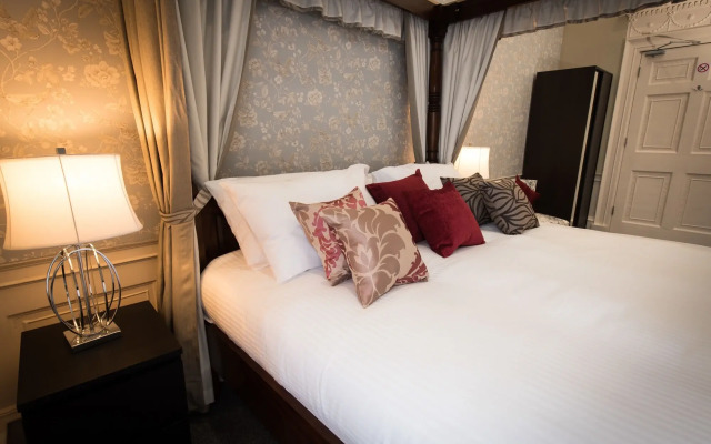 Royal Princes Suites