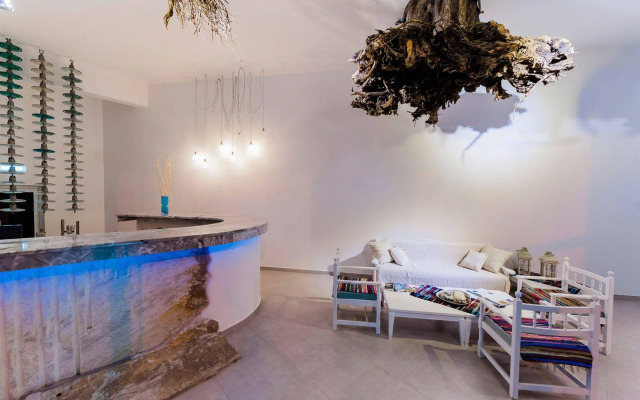 Kouros Home Hotel