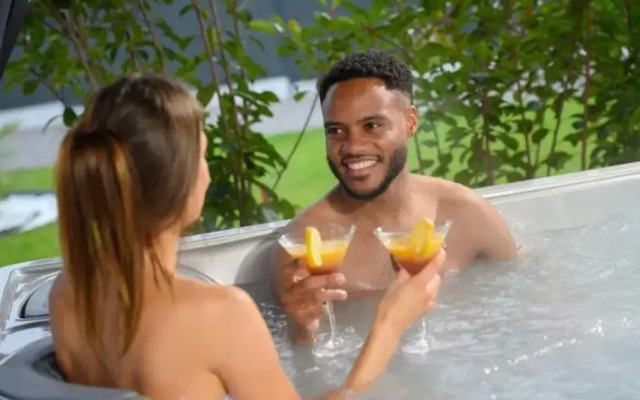 TOPAZE Nuitée Romantique avec Jacuzzi