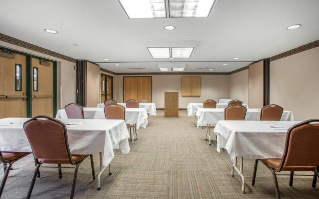 Holiday Inn Express & Suites Hayward by IHG