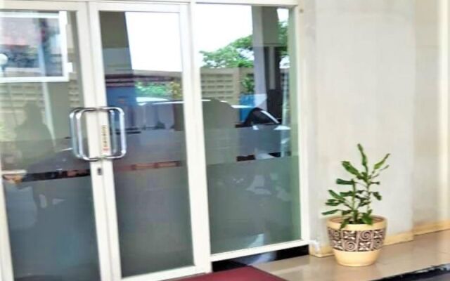 Modern Residence 3 by Hendra