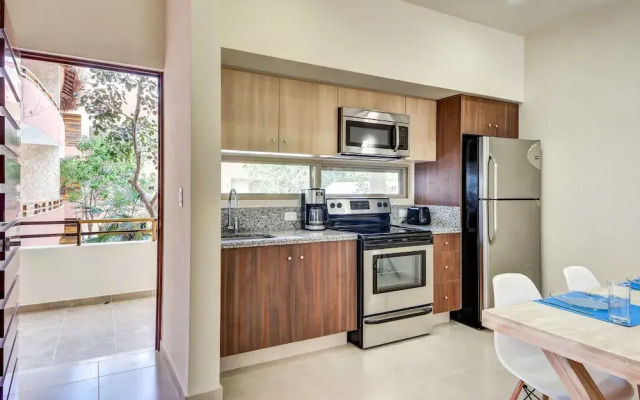 Anam 1 bedroom apartment with balcony sleeps 3