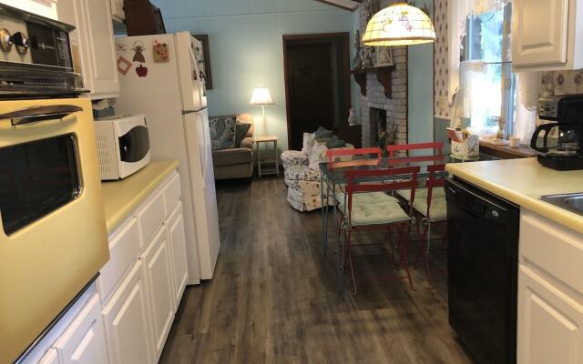 Dixies Retreat by Jekyll Realty