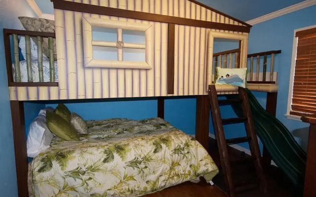 Small World 5 Bedroom Home