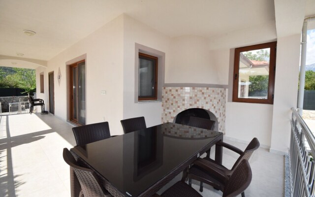 Villa Hoca by Helaltatilvillari