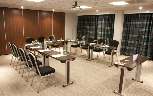 Holiday Inn Express London Heathrow T5 by IHG