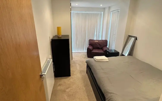 Colindale Luxury Apartment