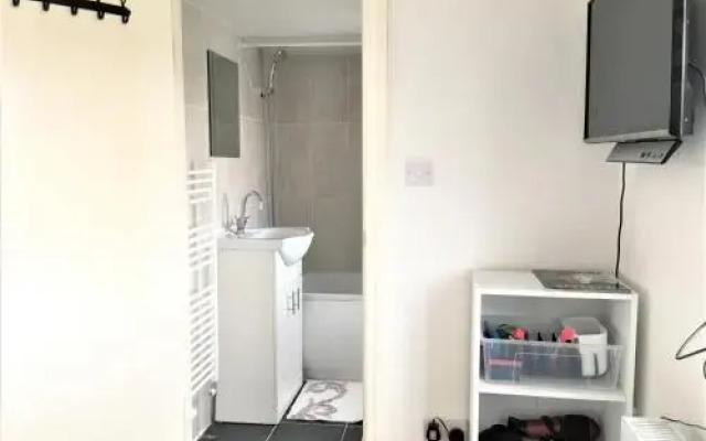 Jing's Loft Converted Studio