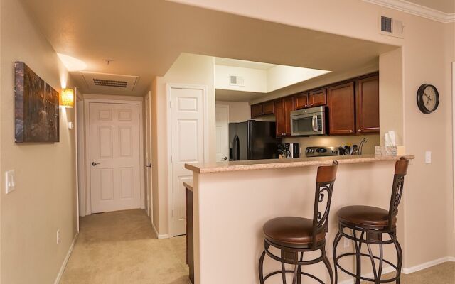 Canuck Condo 2 BR by Casago