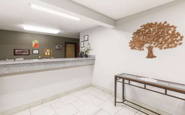 Super 8 by Wyndham Osceola IA