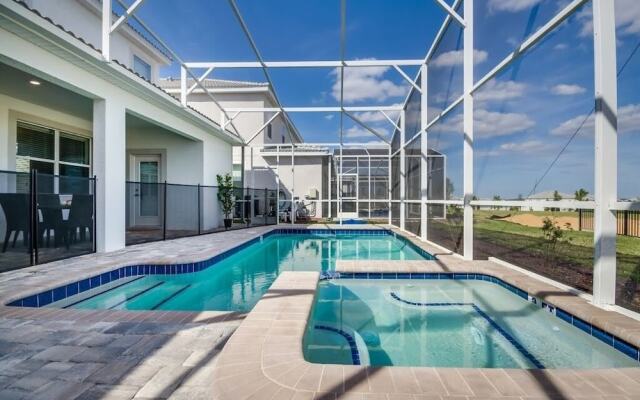 8 Bedrooms/ Champions Gate Home