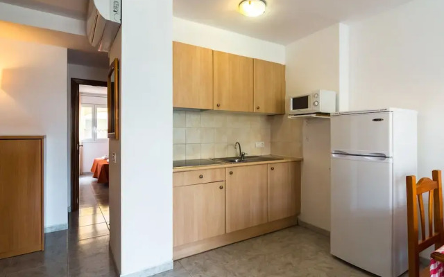 Alluring Apartment in Empuriabrava With Swimming Pool