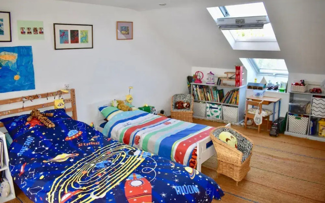 Bright 2 Bedroom House in Central Brighton