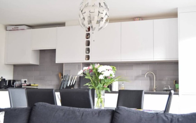 Stunning 1 Bedroom Property Close To Wimbledon