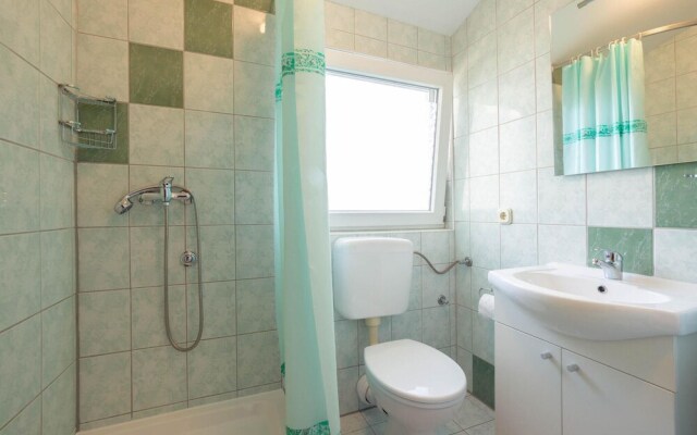 Nice Apartment in Pisak With 3 Bedrooms and Wifi