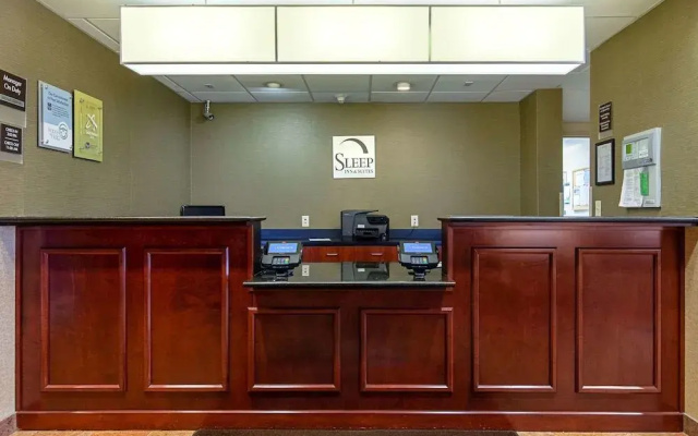 Sleep Inn & Suites