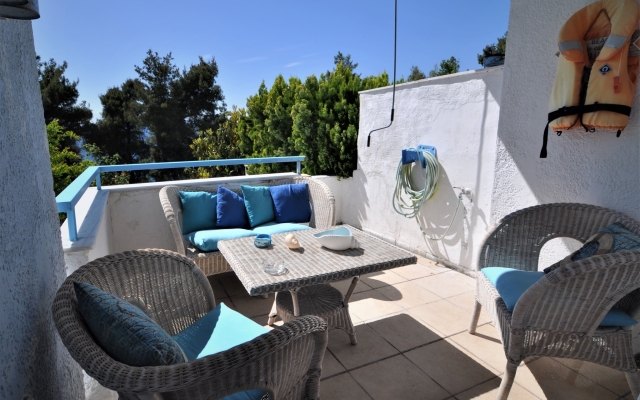 Zennova #15 Naftilos Family Summer House