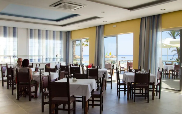 Zeus Hotels Palm Beach