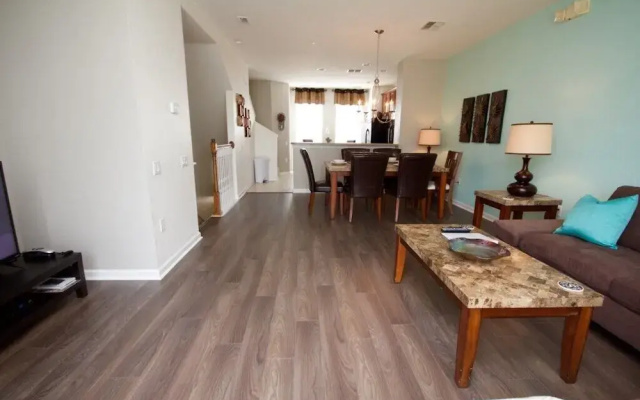 3 Bedroom Town Vista Cay Home