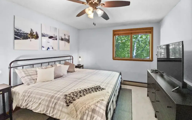 Okemo Westwood Condo 3 Bedroom Condo by RedAwning