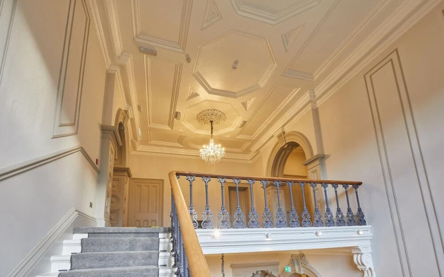 Host Stay 9 Highfield House