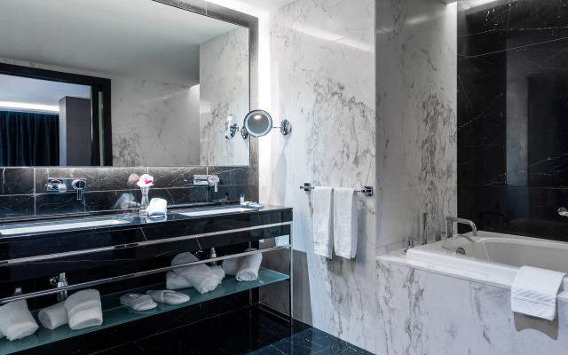 Intercontinental Luanda Miramar by IHG