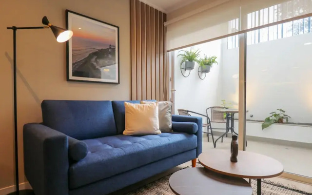 w Majestic 1BR Duplex in the Heart of Barranco