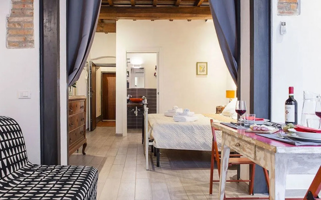 Santa Croce Apartment