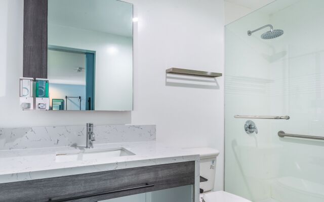 Solo Motel - Broadway